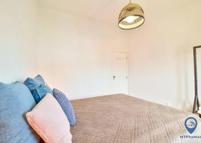 Apartment Eva Andorinha 5 Pax By Mtphomes *