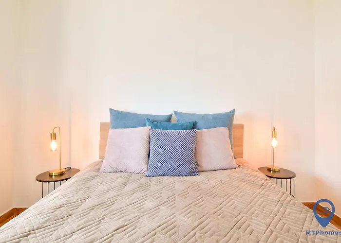 Apartment Eva Andorinha 5 Pax By Mtphomes